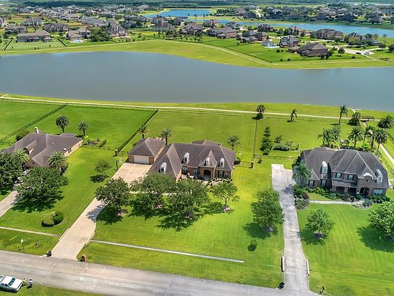 5th image of 1872 Lake Landing Dr