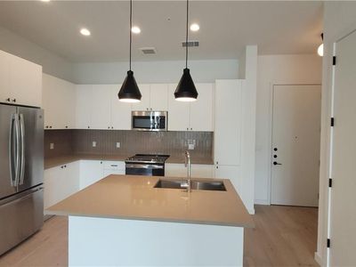 800 Embassy Dr APT 429, Austin, TX, 78702