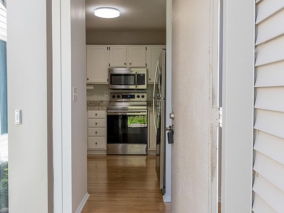 4th image of 3740 Cavalier Dr #2