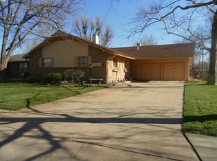1003 Lenox St, Hutchinson, KS 67502