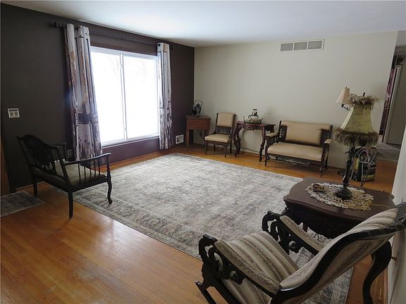 2nd image of 60 Brian Dr