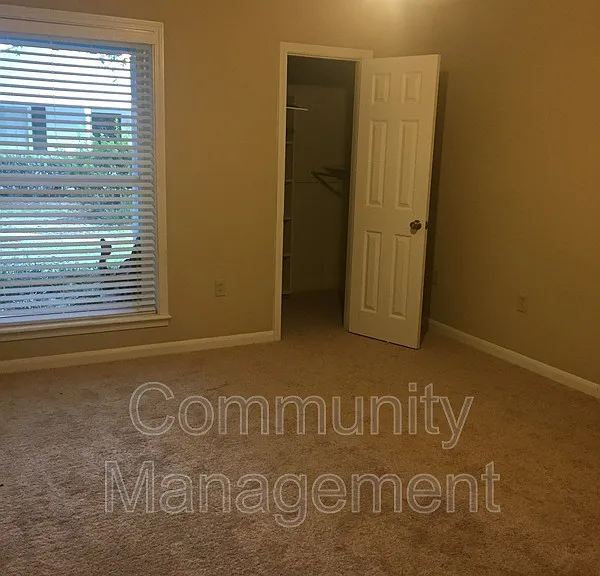 1540 Sharlo Ave — Photo 6