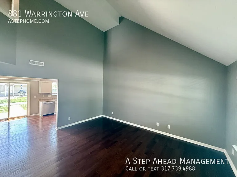 881 Warrington Ave — Photo 2