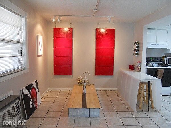 1218 Dining area