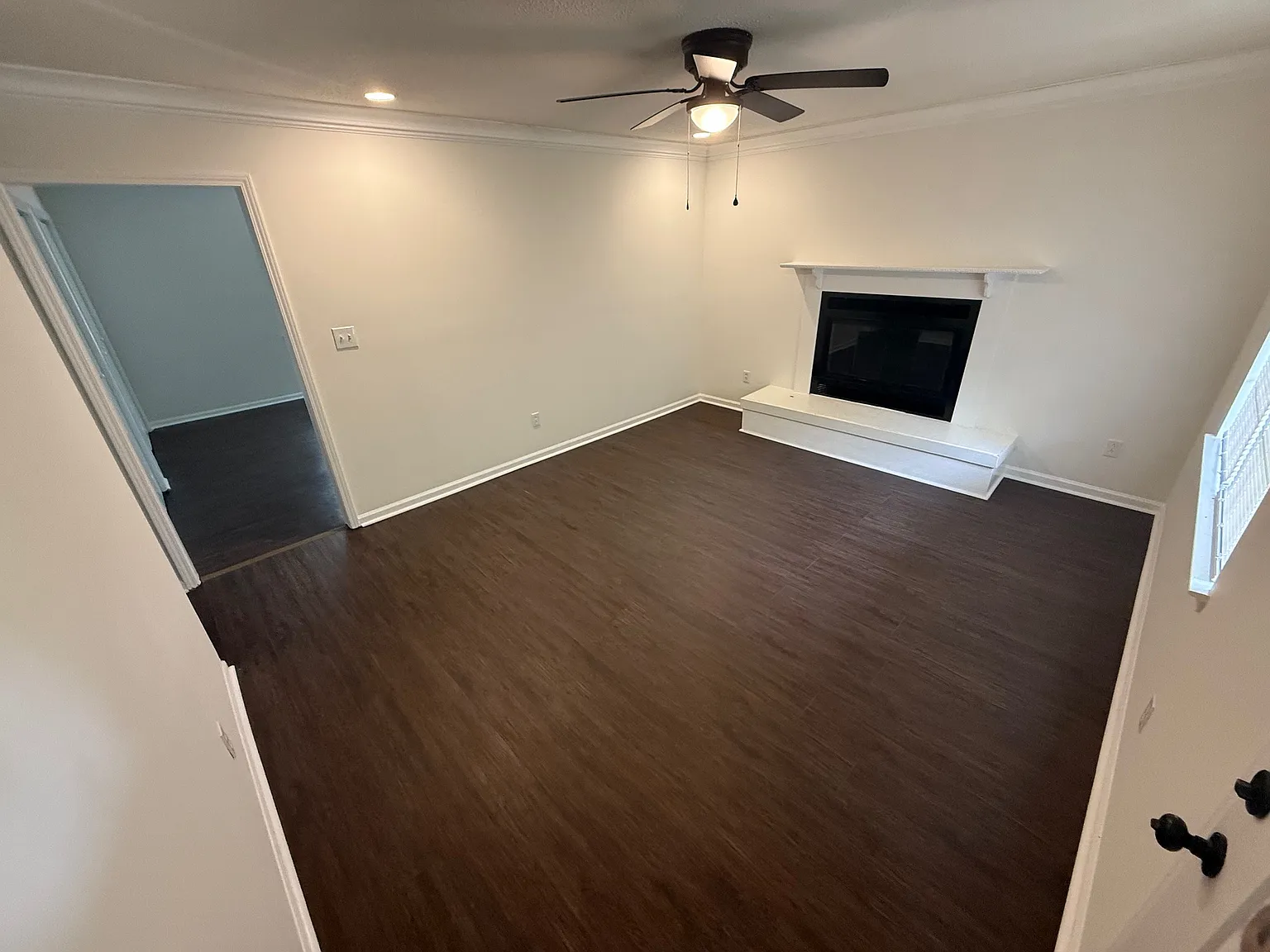 3 bed, 1110 sqft, $1,325 — Photo 3