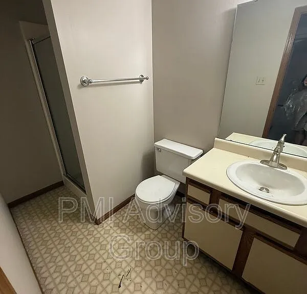 2816 SW Westport Plaza Dr — Photo 3