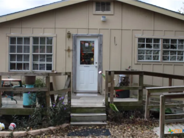 233 Indiana St, Bloomington, TX 77951