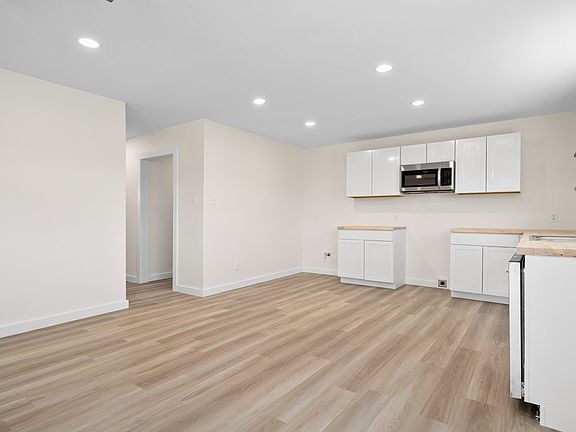 5th image of 424 Eloise St