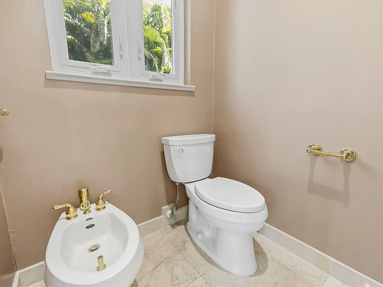 8480 Man O War Rd — Photo 39
