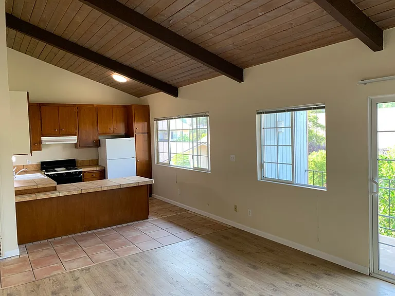4700 Dexter Dr — Photo 5