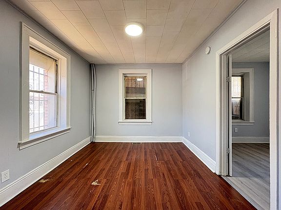 4th image of 401 Marshall St #1LA