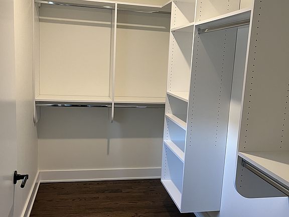 5th image of 3001 N Southport Ave #304