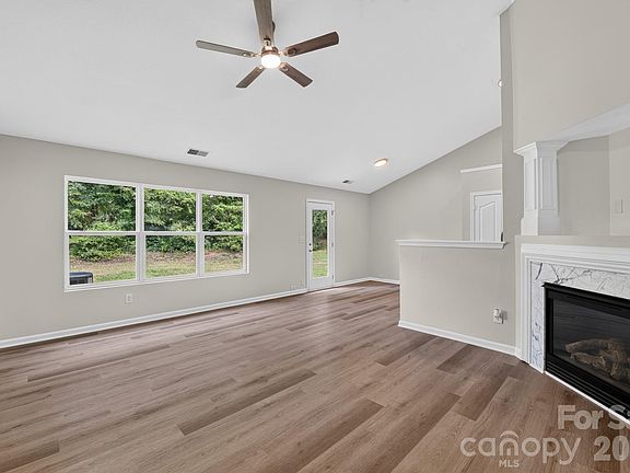4th image of 6923 Sunman Rd