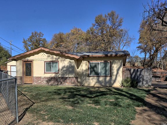 3rd image of 2504 Beach Ln