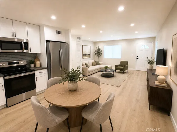 6709 Denny Ave #1/2, North Hollywood, CA 91606