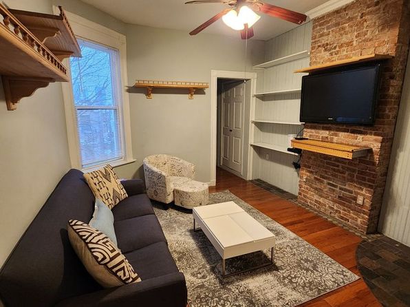 207 Bowers St APT 3L