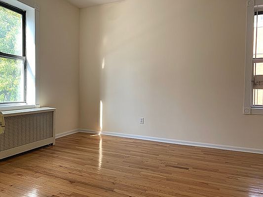2nd image of 137 E 29th St APT 3B