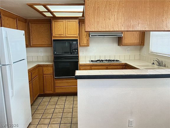4th image of 3073 Yankee Clipper Dr #0
