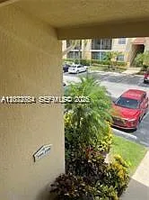 Royal Poinciana Condo — Photo 2