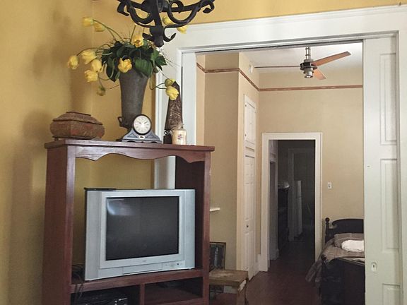 4th image of 922 Independence St #922