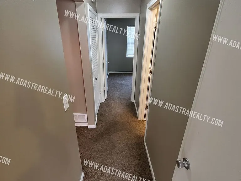 809 N Washington St — Photo 6