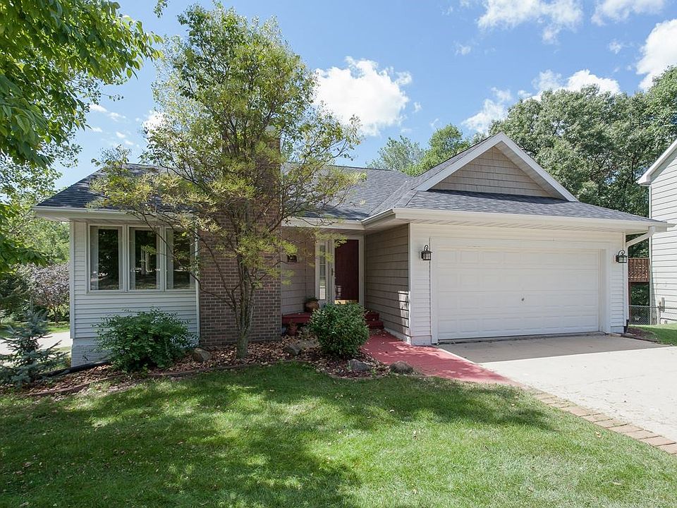 1st image of 3901 Harwood Dr NE