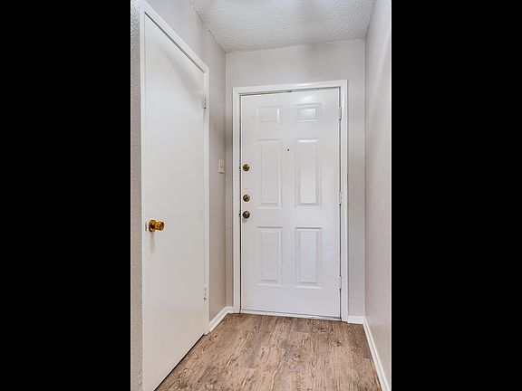 5th image of 3412 Woodthrush Ln
