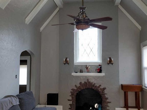 2nd image of 3376 Meyer Pl