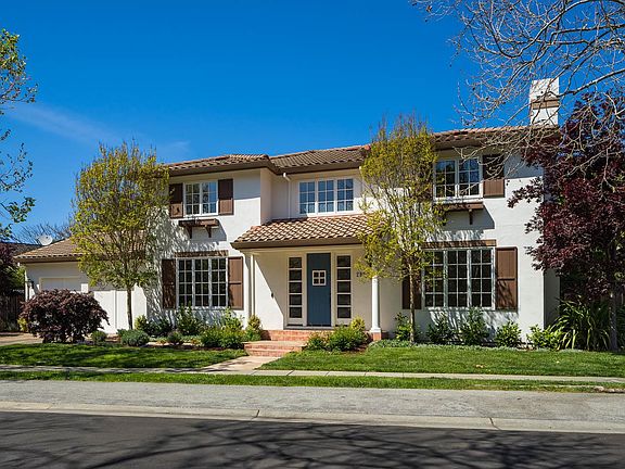 2nd image of 290 Gloria Cir