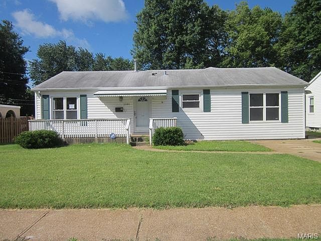 1st image of 2380 Hawthorne Manor Dr