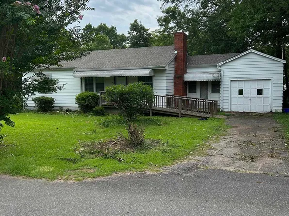 4 Patricia Dr, Childersburg, AL 35044