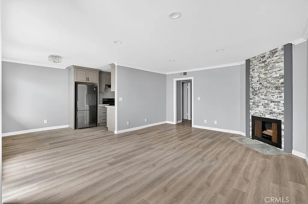 2 bed, 1082 sqft, $4,500 — Photo 4