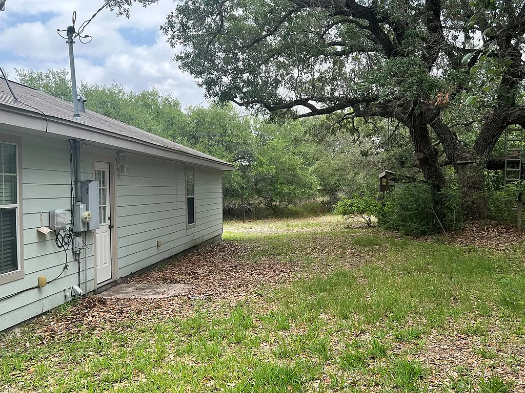 3 bed, 2.0 bath, 1380 sqft, $1,650 — Photo 2