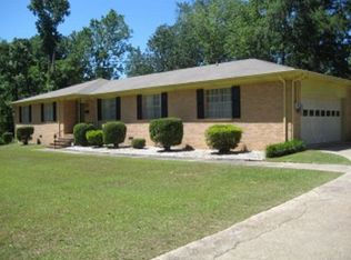 2700 Zinnia St, Tuskegee Institute, AL 36088