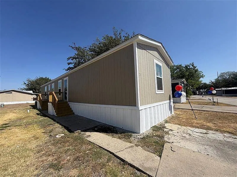 23 Colonial Dr