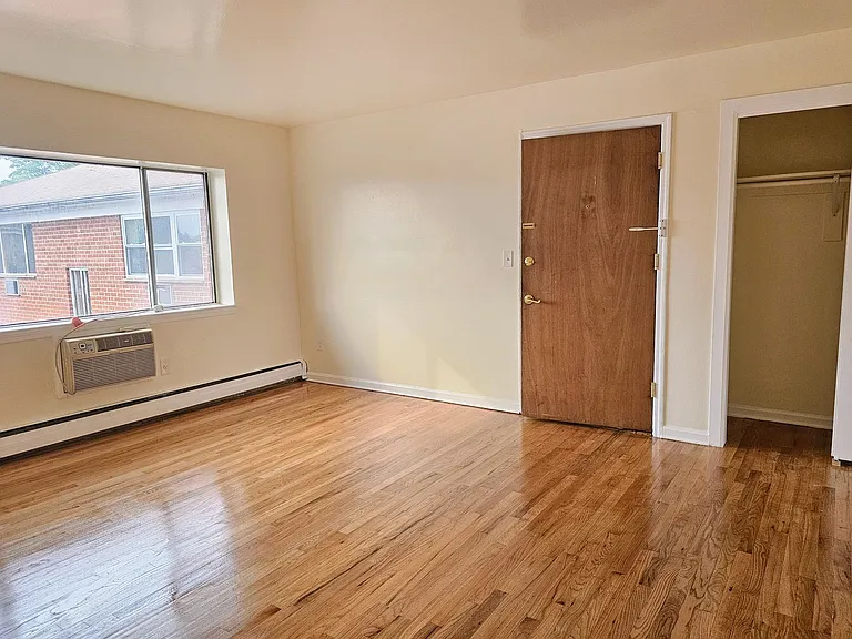 100 Mill Rd — Photo 4