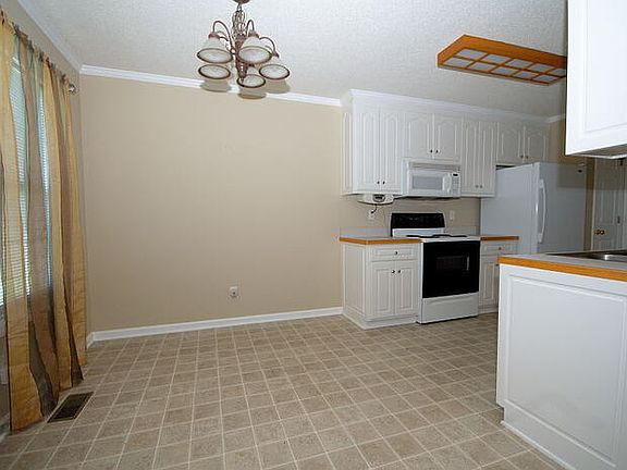4th image of 102 Heron Dr