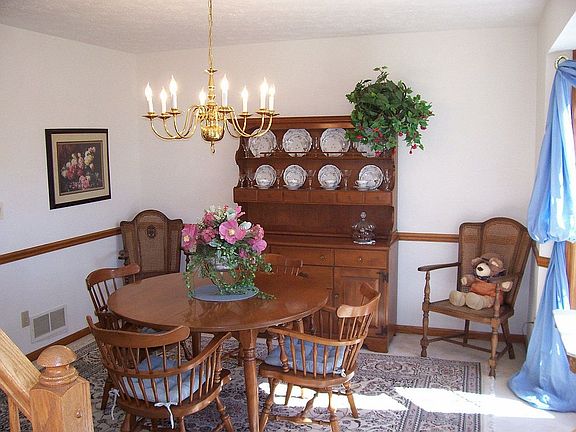 4th image of 143 Falmouth Ct