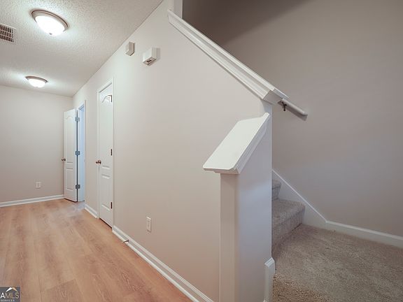 2nd image of 1442 Box Cir