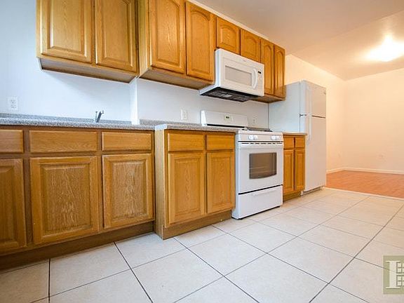 3rd image of 2125 1st Ave APT 4N