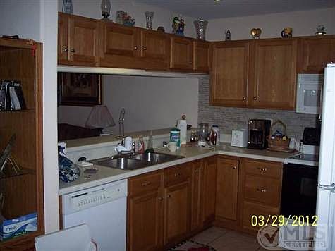 4th image of 28B Guinevere Ln
