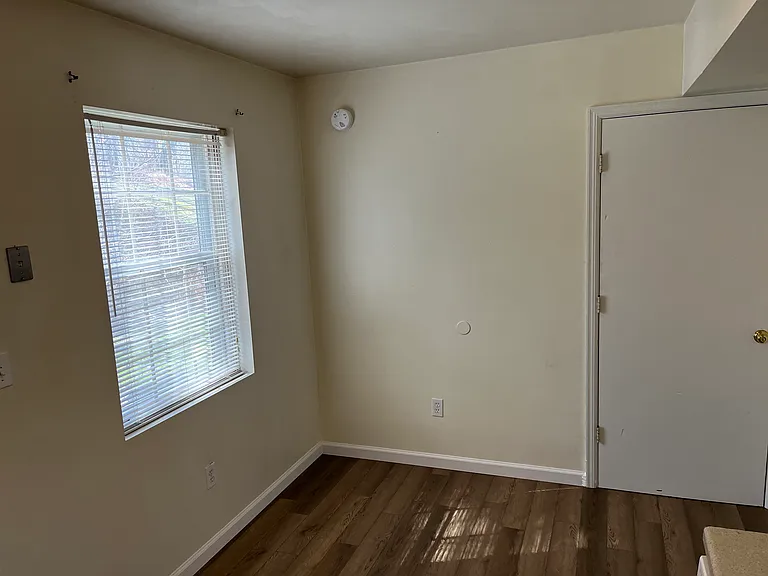 426 Atherly St NE — Photo 4