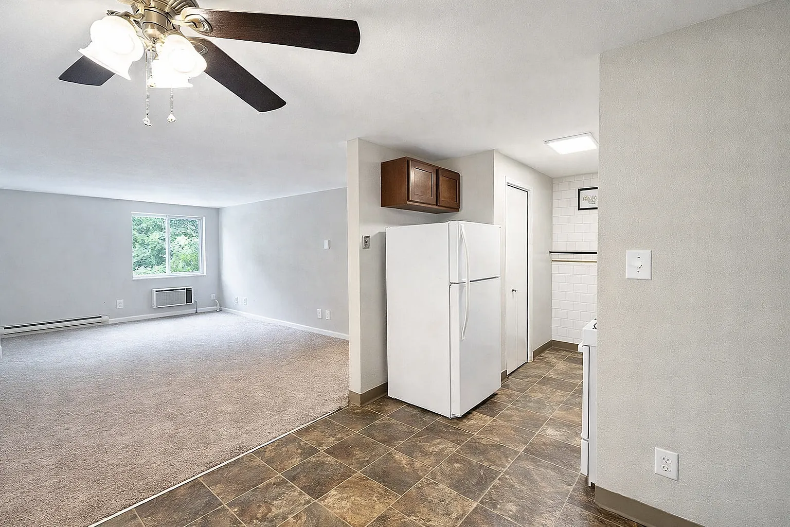 Oak Manor — Photo 4