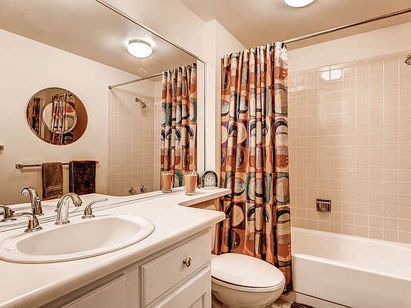 Full Secondary Bathroom