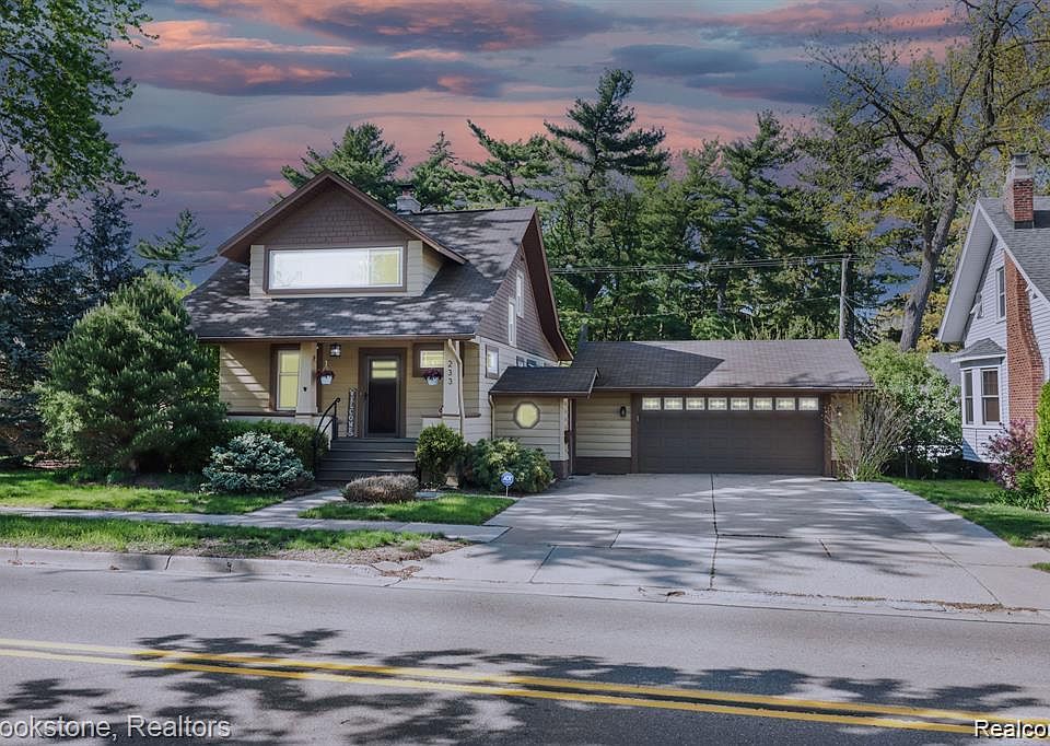 1st image of 233 Gardenia Ave