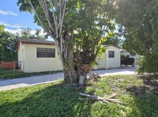 1340 NW 193rd Ter, Miami Gardens, FL 33169