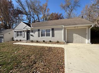 7506 Rainbow Dr, Prairie Village, KS 66208