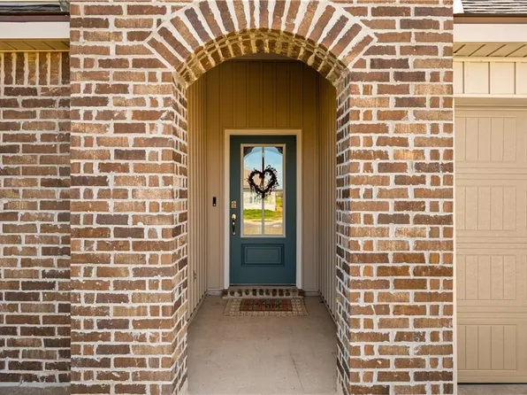 8145 Olde Town Ct, Alexandria, LA 71303