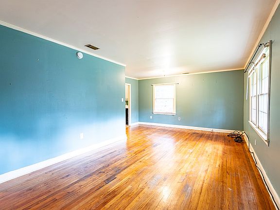 5th image of 1403 10th Ave