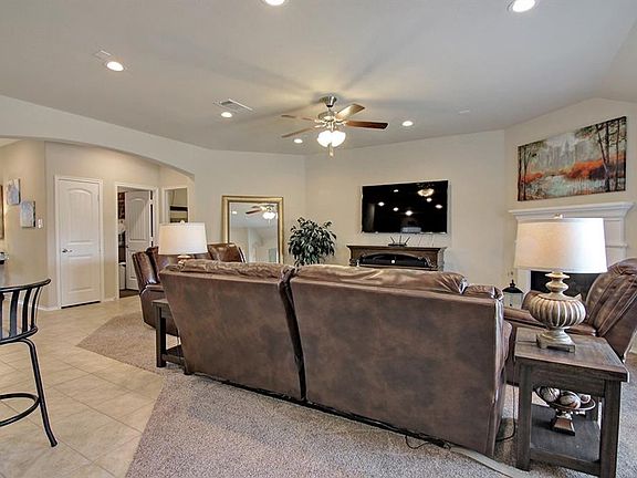 4th image of 613 Lake Sierra Way